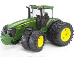 Bruder traktor John Deere 7930 sa duplim kotačima