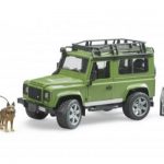 Bruder Karavan Land Rover Vagon sa šumarom i psom