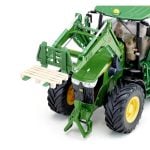Siku John Deere 7310R s prednjim utovarivačem i Bluetooth aplikacijom - Slika 3