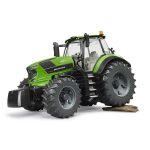 Bruder traktor Deutz 8280 TTV u pokretu