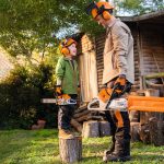 stihl motorna pila igračka 2025 model - dječak s igračkom