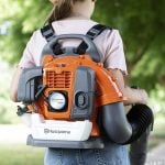 Husqvarna ruksak puhač lišća na balončiće igračka - detalji na ruksaku